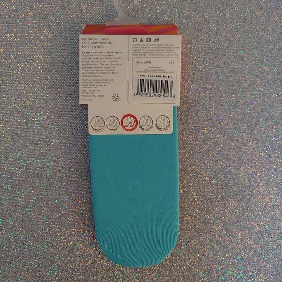 Ladies 2 Pair PEDS Ultra Low Cut Socks - Picture 4 of 6